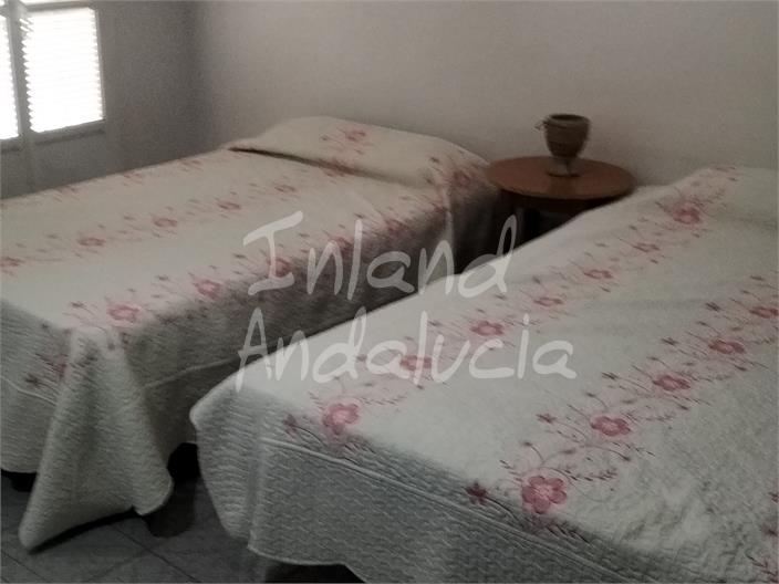 Image No.10-5 Bed House for sale