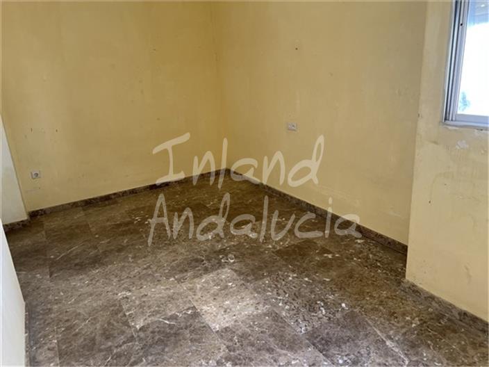 Image No.9-6 Bed Property for sale