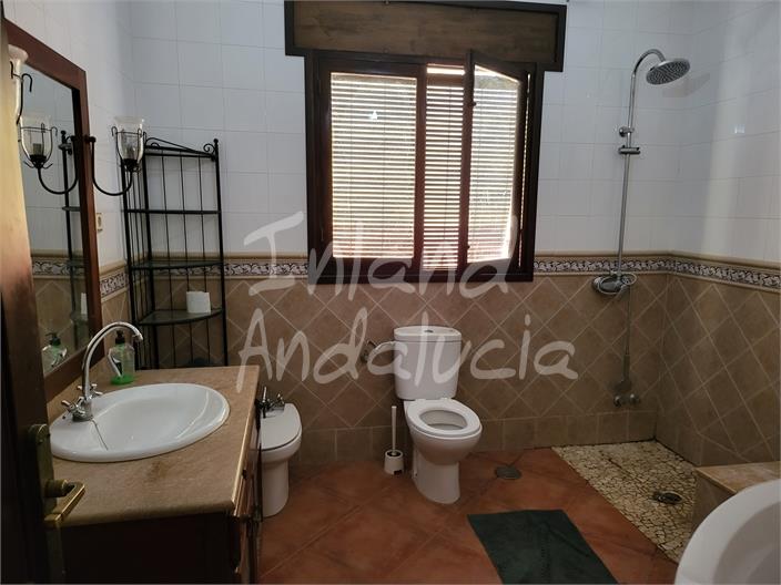 Image No.7-2 Bed Property for sale