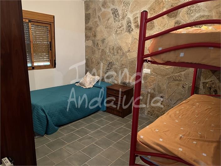 Image No.8-2 Bed House for sale