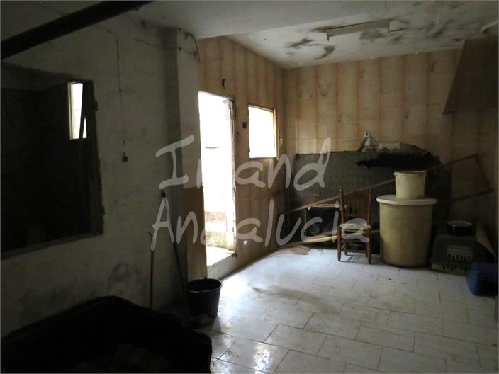 Image No.11-2 Bed House for sale