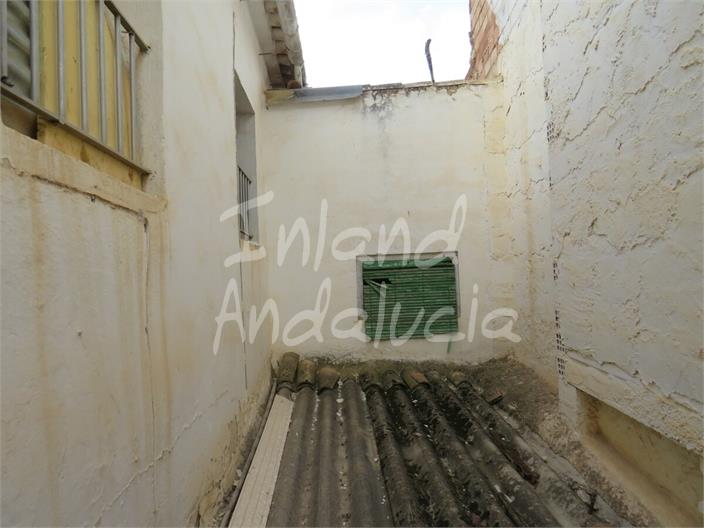 Image No.7-2 Bed House for sale