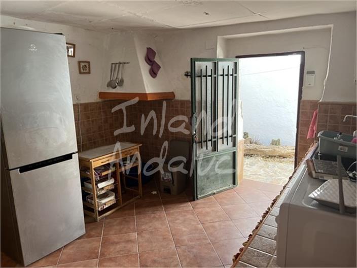 Image No.7-4 Bed House for sale