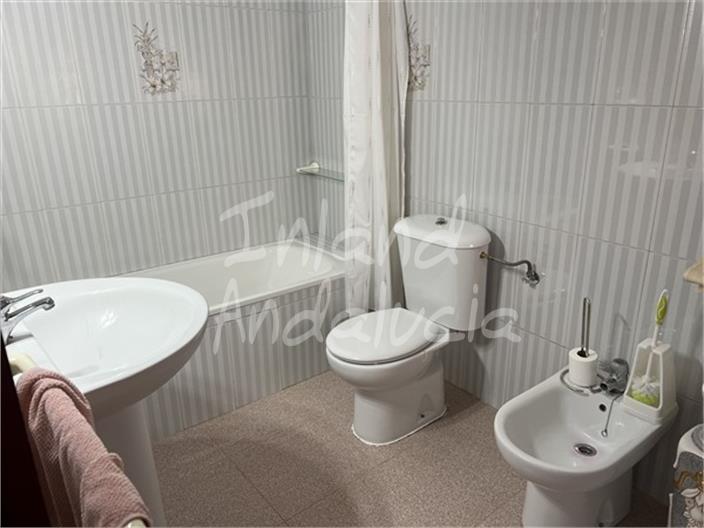 Image No.9-4 Bed House for sale