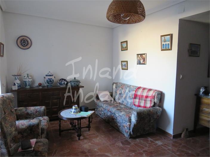 Image No.10-3 Bed House for sale