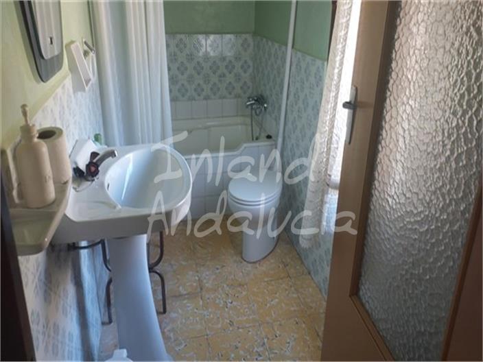 Image No.8-6 Bed Farmhouse for sale