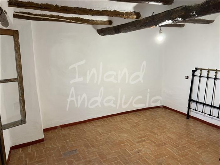 Image No.9-4 Bed House for sale