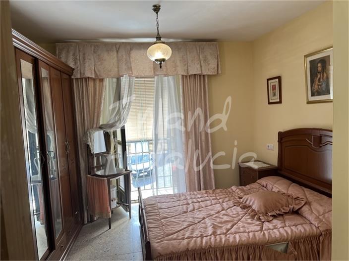 Image No.10-5 Bed House for sale