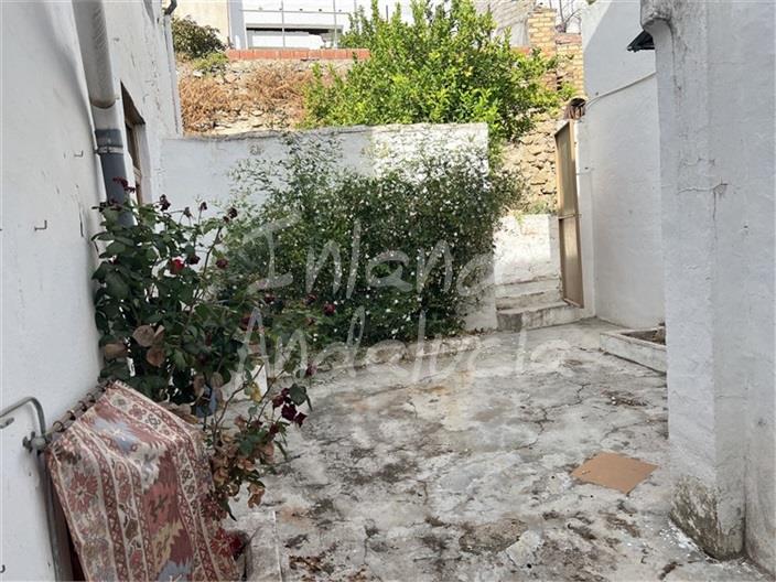 Image No.6-6 Bed House for sale