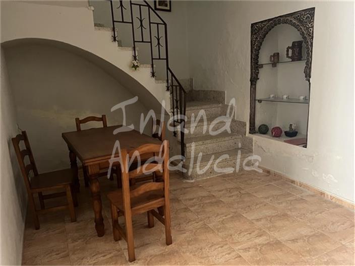 Image No.6-3 Bed House for sale