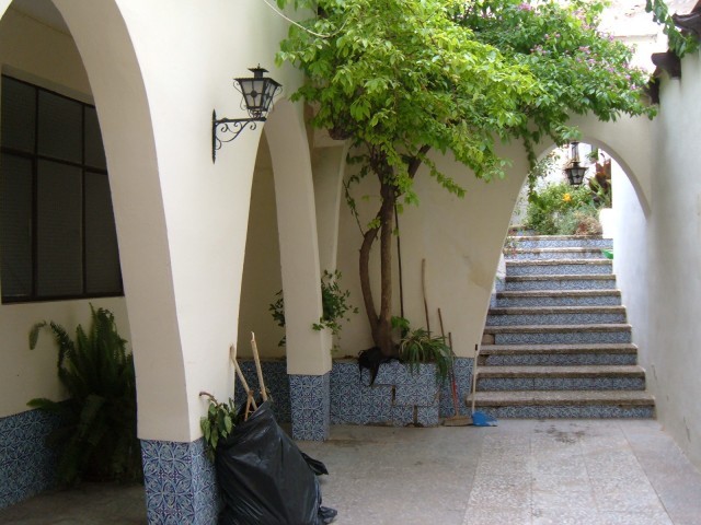 Image No.4-6 Bed Townhouse for sale