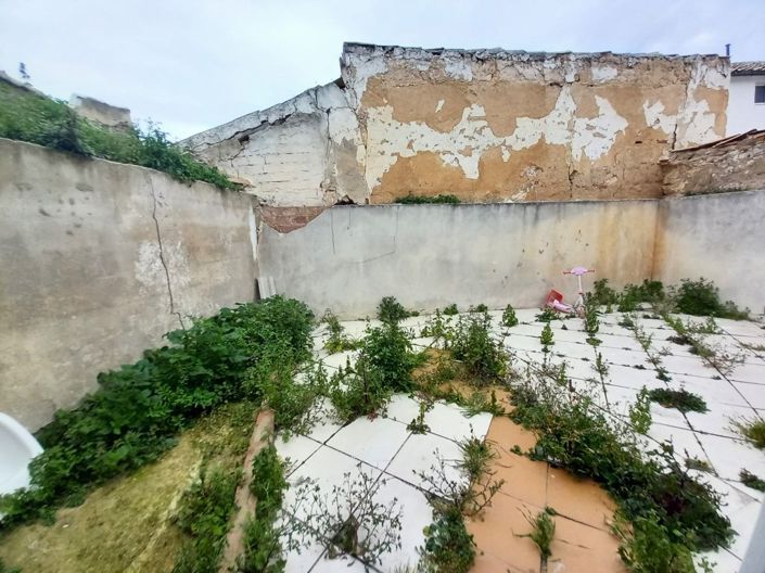 Image No.12-2 Bed Townhouse for sale