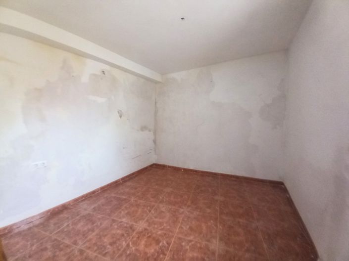 Image No.21-2 Bed Townhouse for sale