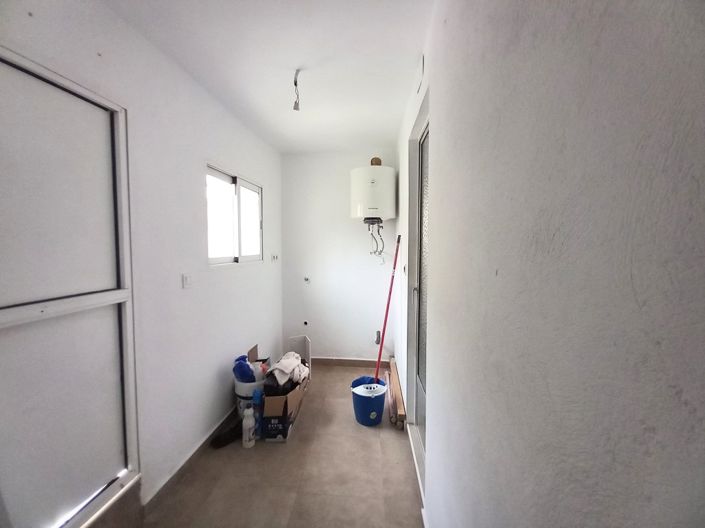 Image No.9-2 Bed Townhouse for sale