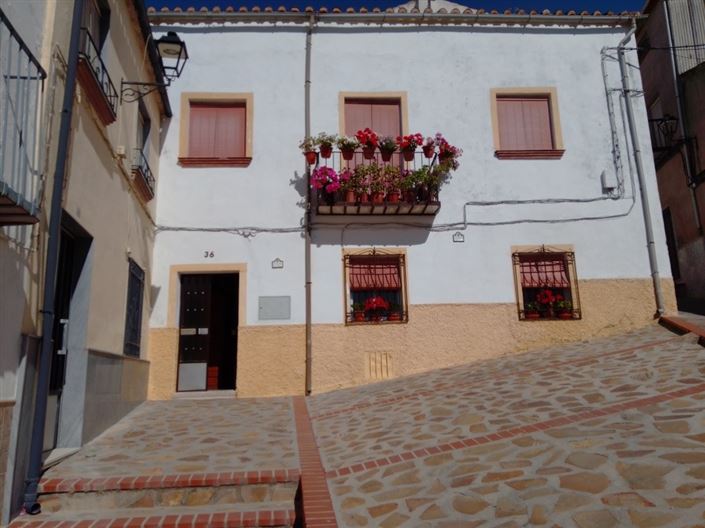 Image No.3-4 Bed Townhouse for sale