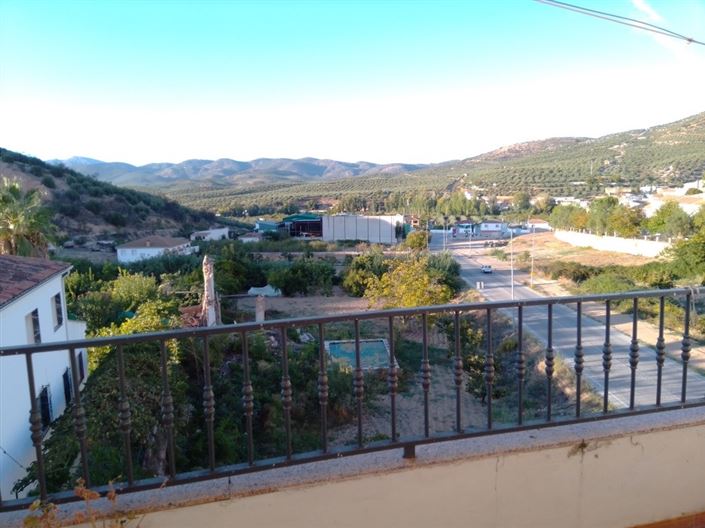 Image No.10-4 Bed Townhouse for sale