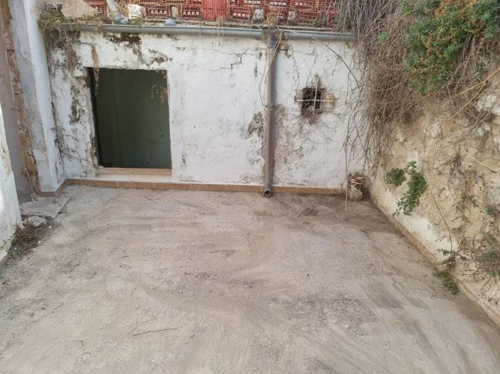 Image No.20-4 Bed Townhouse for sale