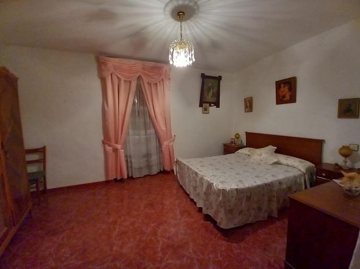 Image No.29-3 Bed Townhouse for sale