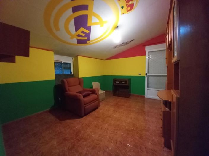 Image No.29-4 Bed Townhouse for sale