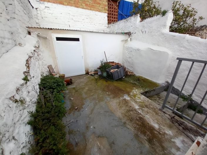 Image No.18-3 Bed Townhouse for sale