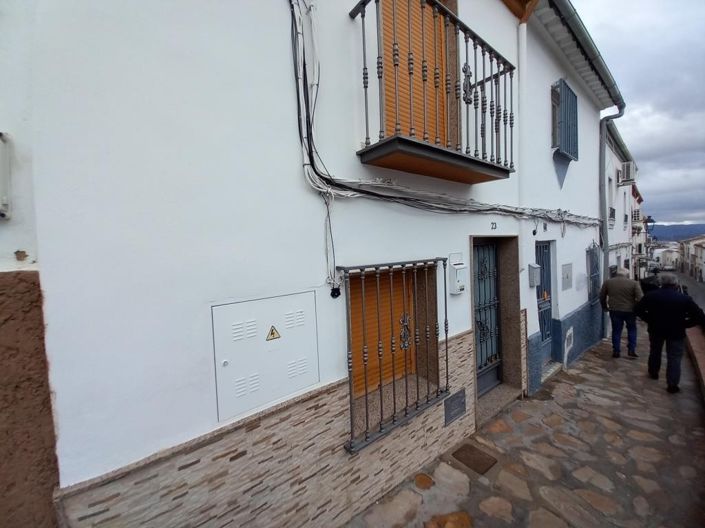 Image No.33-3 Bed Townhouse for sale