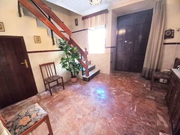 Image No.14-4 Bed Townhouse for sale