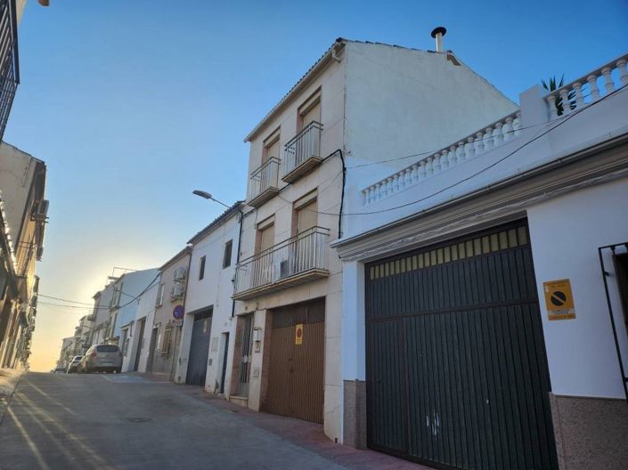 Image No.15-Maison de ville de 4 chambres à vendre à Rute