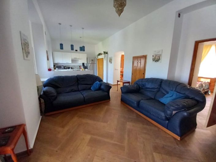 Image No.11-3 Bed Townhouse for sale