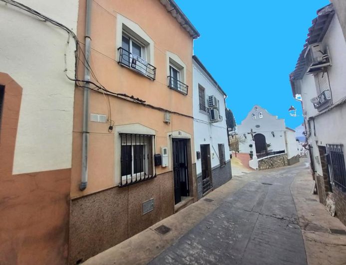 Image No.3-3 Bed Townhouse for sale