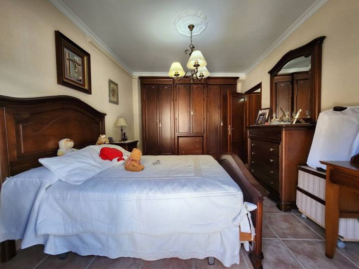 Image No.14-3 Bed Apartment for sale