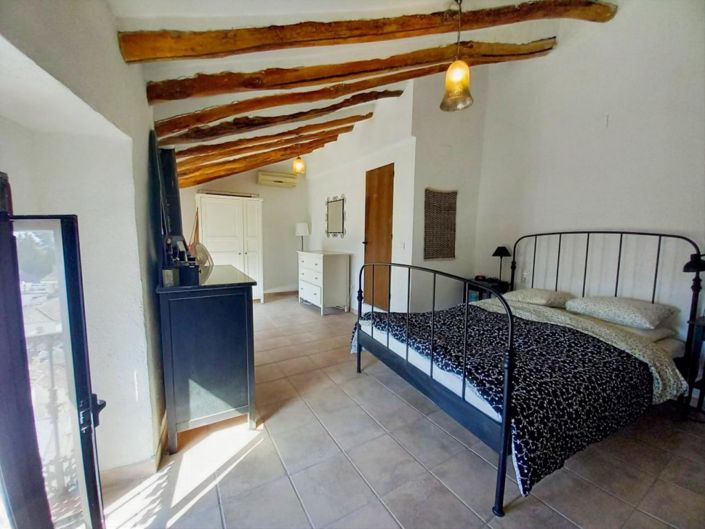 Image No.12-2 Bed Townhouse for sale