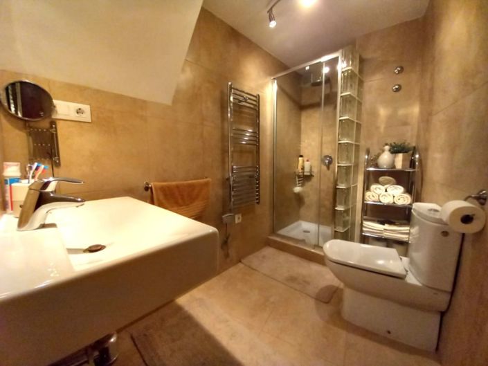 Image No.17-2 Bed Townhouse for sale