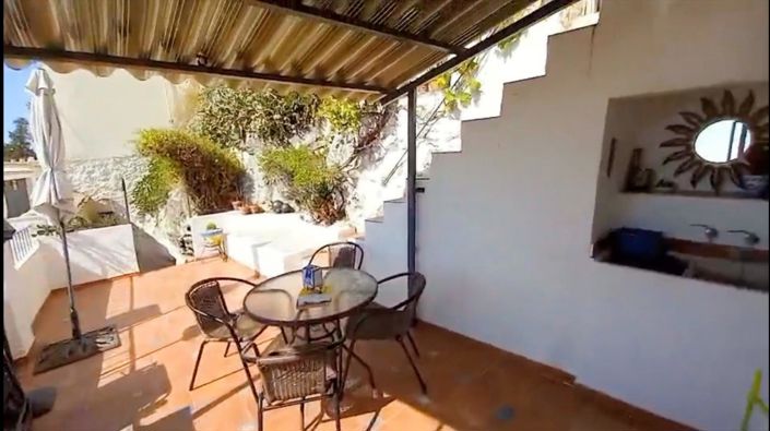 Image No.27-2 Bed Townhouse for sale