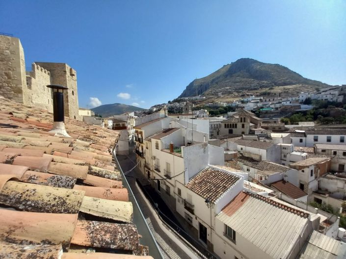 Image No.40-2 Bed Townhouse for sale