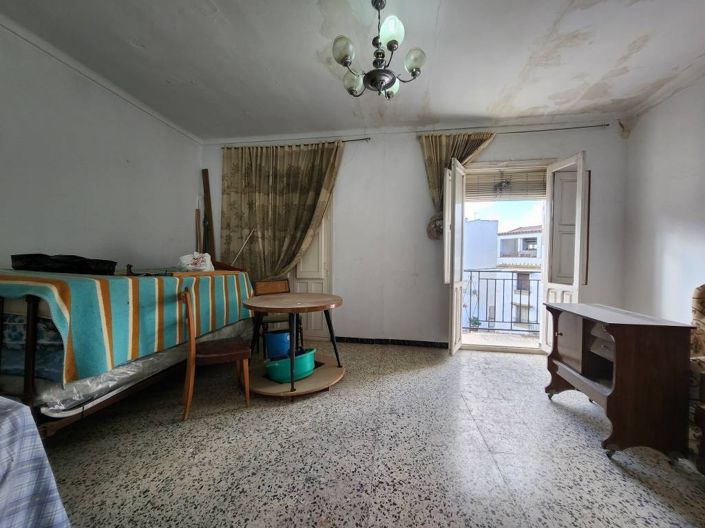 Image No.13-8 Bed Townhouse for sale