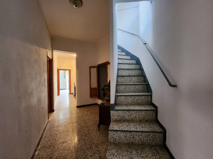 Image No.15-8 Bed Townhouse for sale