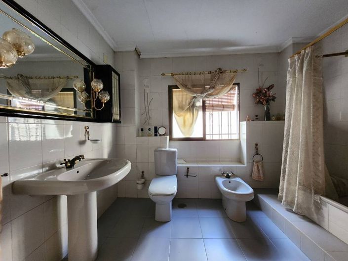 Image No.21-Maison de ville de 5 chambres à vendre à Luque