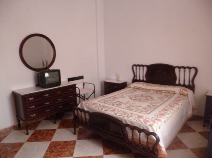 Image No.18-5 Bed Property for sale