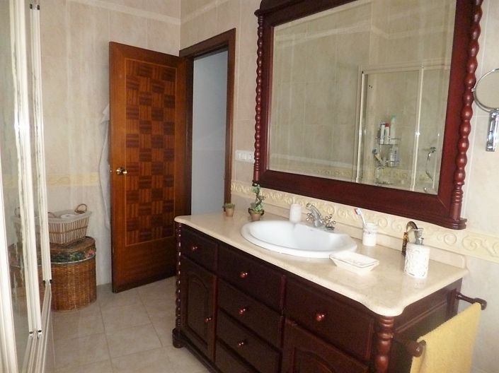 Image No.22-4 Bed Mansion for sale