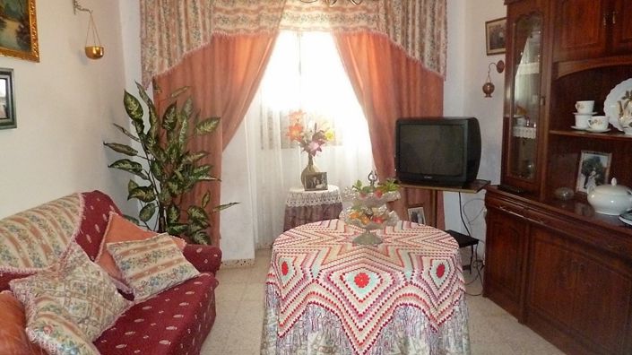 Image No.16-5 Bed Townhouse for sale