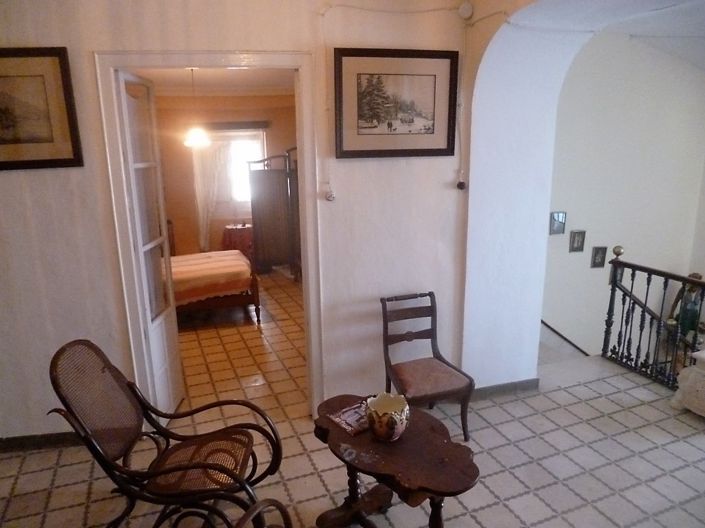 Image No.11-6 Bed Townhouse for sale