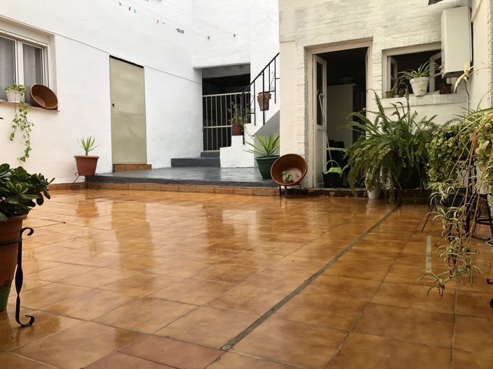 Image No.25-6 Bed Townhouse for sale