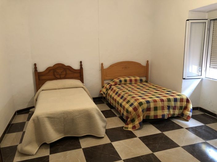 Image No.29-6 Bed Townhouse for sale