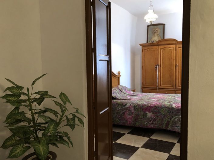 Image No.30-6 Bed Townhouse for sale