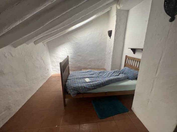 Image No.13-4 Bed Townhouse for sale