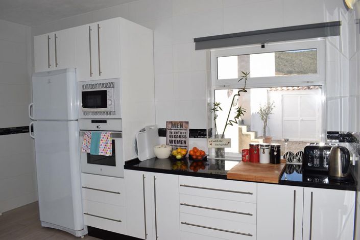 Image No.18-10 Bed Country House for sale