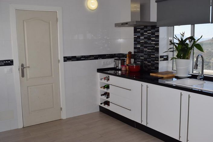 Image No.25-10 Bed Country House for sale