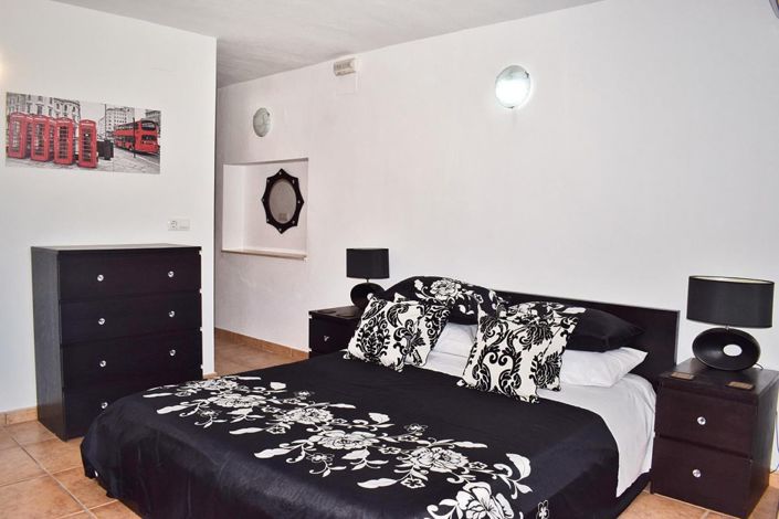 Image No.56-10 Bed Country House for sale