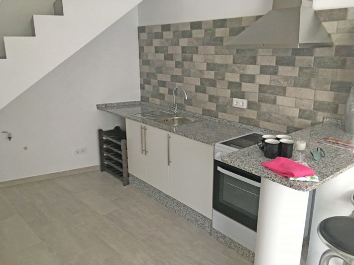 Image No.6-2 Bed Townhouse for sale