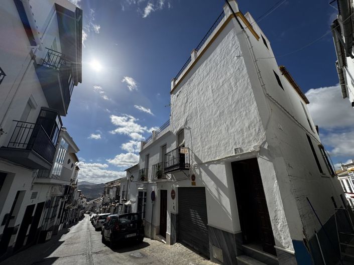 Image No.3-2 Bed Townhouse for sale